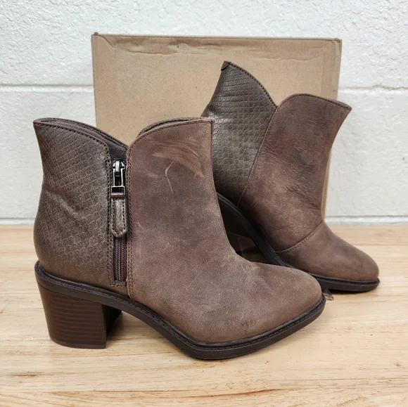 Clarks Shoes Clarks Collection Verona Suede Leather Zip Ankle - Main Image